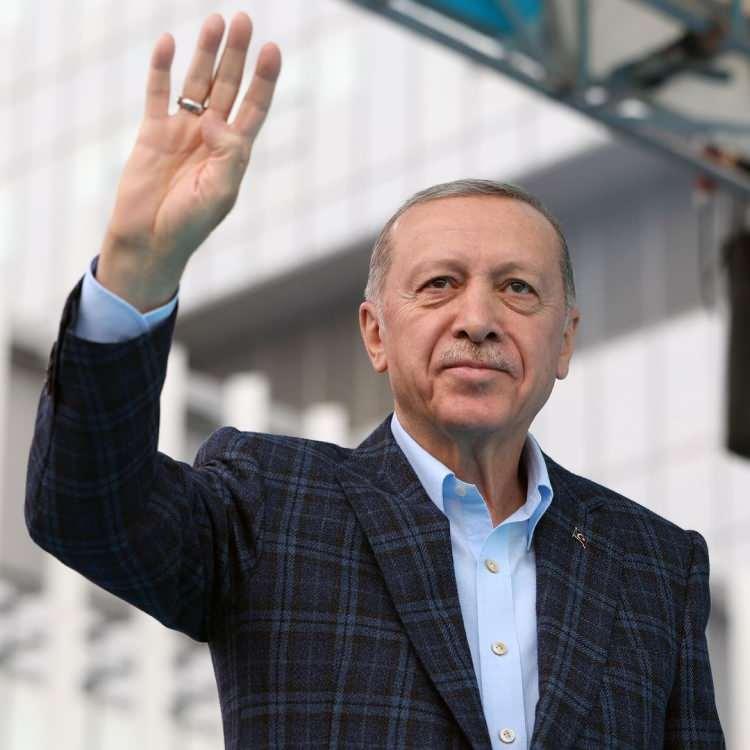 <p><span style="color:#800000"><strong>ERDOĞAN'I NEDEN DESTEKLEDİĞİNİ AÇIKLAMIŞTI </strong></span><a href="https://www.yasemin.com/" target="_blank"><span style="color:rgb(255, 255, 255)"><strong>(Yasemin.com)</strong></span></a></p>
