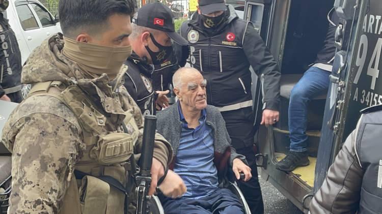 <p>Organize su&ccedil; &ouml;rg&uuml;t&uuml; lideri ve uyuşturucu baronu &Uuml;rfi &Ccedil;etinkaya, uyuşturucu ticareti yapmaktan girdiği cezaevinden 2012 yılında &ccedil;ıktı.&nbsp;</p>

<p>&nbsp;</p>
