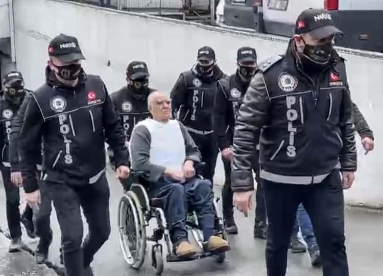 <p>&Ccedil;etinkaya hakkında 2013 yılında yeniden yakalama kararı &ccedil;ıkarıldı. İnterpol tarafından da aranan ve 10 yıldır firari olan &Uuml;rfi &Ccedil;etinkaya, d&uuml;n akşam Sarıyer'de kaldığı villaya yapılan baskınla g&ouml;zaltına alındı.&nbsp;</p>
