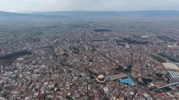 <p><span style="color:rgb(178, 34, 34)"><strong>ARSA YATIRIMI ÖN PLANDA</strong></span></p>

<p>Gayrimenkul uzmanı Ufuk Altun, deprem sonrasında arsa yatırımının ön plana çıktığını belirterek, şöyle dedi:</p>
