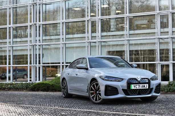 <p>BMW i4 eDrive40 M Spor: 3.050.400 TL</p>

<p> </p>
