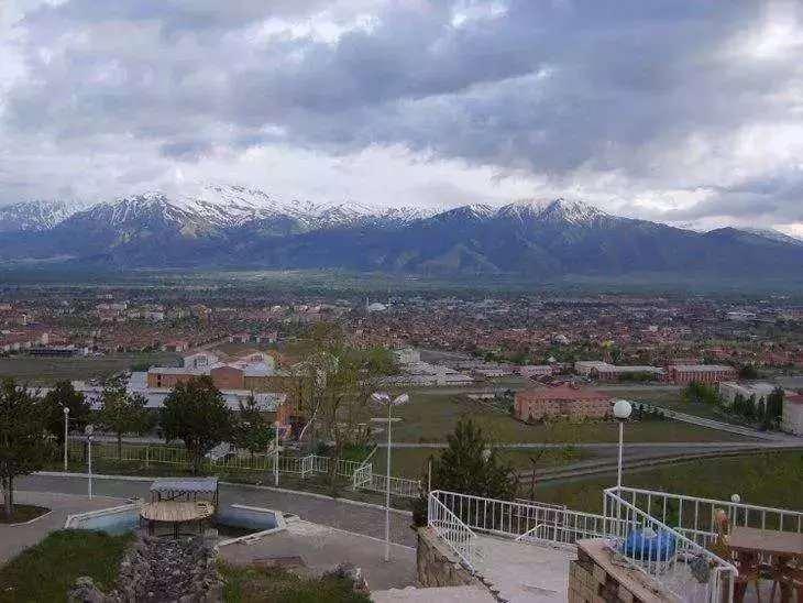 <p><strong>ERZİNCAN</strong></p>

<p>Erkek: 76.7</p>

<p>Kadın: 81.4</p>

<p>Genel Ortalama: 79</p>
