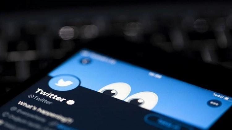 <p>Dünyaca ünlü sosyal medya platformu Twitter için tehlike sinyalleri çalmaya başladı. Twitter'ın eski CEO'su Jack Dorsey, Twitter'ın yeni patronu Elon Musk'a "Bluesky" uygulamasıyla rakip oluyor. Peki, Bluesky nedir, davet kodu nasıl alınır?</p>
