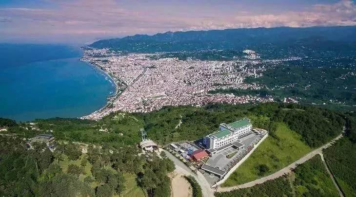 <p><strong>ORDU</strong></p>

<p>Erkek: 76.6</p>

<p>Kadın:  83</p>

<p>Genel Ortalama: 79.8</p>
