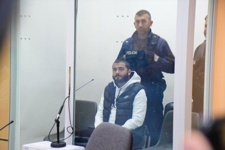 <p>Bu karara ilişkin Dıraç Temyiz Mahkemesinde 30 Aralık 2022'de yapılan duruşmada, Özer'in Türkiye'ye iade edilmesine ilişkin karar onanmıştı.<br />
<br />
</p>
<p>Söz konusu karar üzerine Özer 20 Nisan Perşembe günü uçakla İstanbul'a getirilmişti.</p>