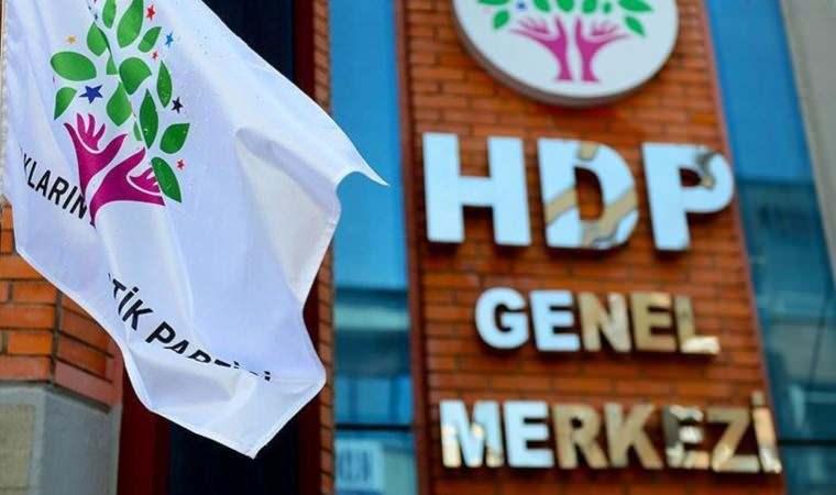 <p>HDP Eş Genel Başkanı Mithat Sancar, bayramın ilk günü partili milletvekilleriyle depremden etkilenen Hatay'da olacak. Eş Genel Başkan Pervin Buldan ise bayramı İstanbul'da geçirecek.</p>

<p> </p>
