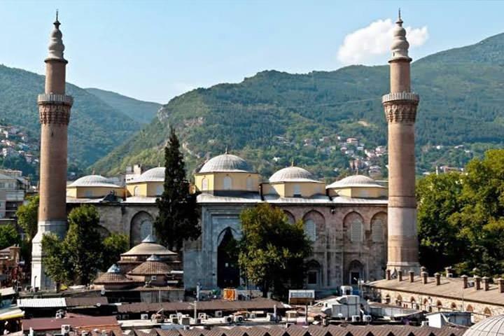 <p><strong>10 Mayıs 1556 Depremi:</strong> Edincik-Sarıköy fayı üzerinde ve 7.2 büyüklüğünde olduğu tahmin ediliyor.</p>