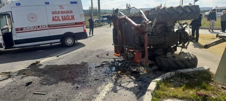 <p>Kazada sürücülerin yanı sıra otomobilde bulunan Fatma Büyük ve Berat Büyük yaralandı. </p>