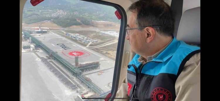 <p><strong>30 YILLIK İHTİYACI KARŞILAR</strong></p>
<p>Enerji ve Tabii Kaynaklar Bakanı Fatih Dönmez, Karadeniz gazının konutların 30 yıllık doğal gazını karşılamaya yeteceğini ifade ederken, proje kapsamında tam kapasite sisteme doğal gaz verilmeye başlanıldığında ise Türkiye'nin toplam tüketiminin yüzde 30'unu karşılamaya yeteceğini söyledi.</p>