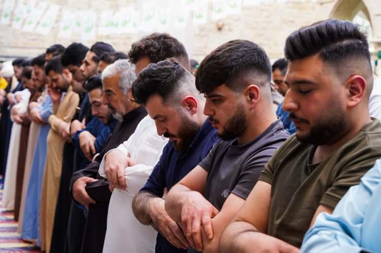 <p>Al-Basha Camisi'nde bayram namazı</p>