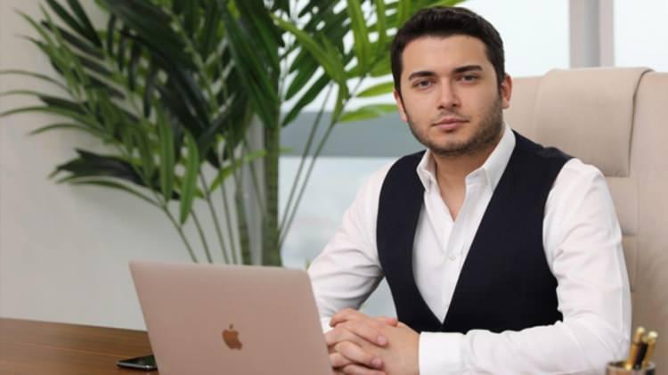 <p>Özer, şirketinin faaliyetlerinin devam ettiği sürede kripto paralara karşı bir ilgisinin oluştuğunu, global kripto para borsalarında şahsi hesabıyla kripto para alıp satmaya başladığını belirttiği ifadesine şöyle devam etti:</p>
<p> </p>