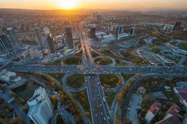 <p><strong>ANKARA</strong></p>

<p>Erkek: 76.7</p>

<p>Kadın: 81.9</p>

<p>Genel Ortalama: 79.4</p>
