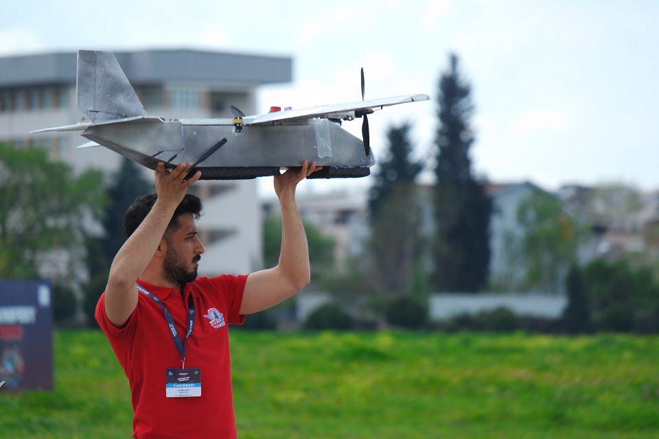 <p>Teknofest Teknoloji Yarışmaları kapsamında BAYKAR yürütücülüğünde Bursa'da düzenlenen "Savaşan İnsansız Hava Araçları Yarışması" sona erdi.</p>
