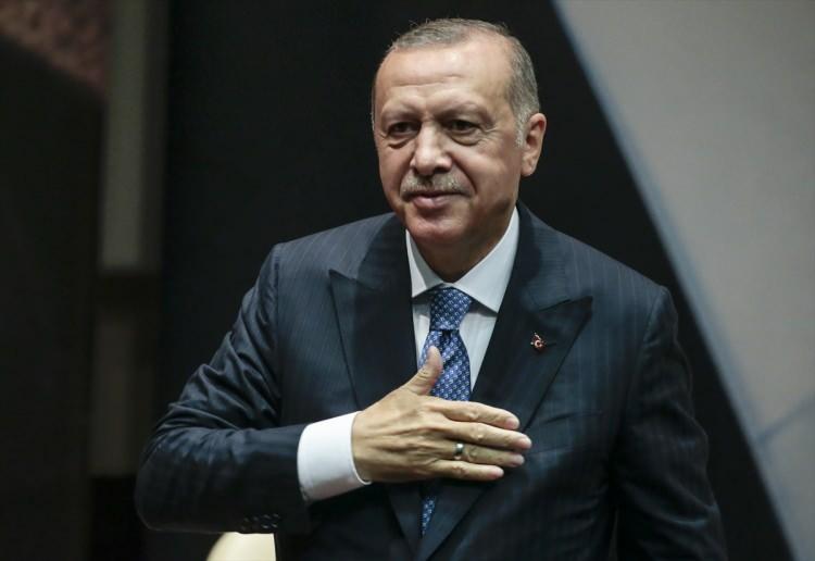 <p>Tüm Türkiye Cumhurbaşkanı Recep Tayyip Erdoğan'ın Bayram ve arife günü peşi sıra açıklayacağı müjdelere kilitlendi. </p>
