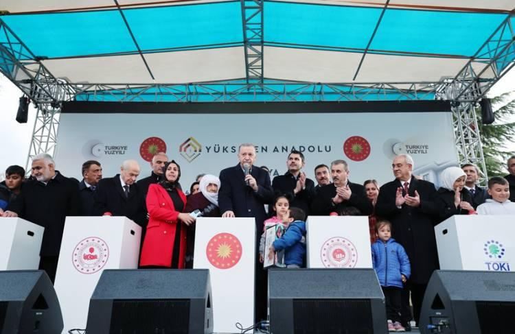 <p>Malatya’da 6 bin 700 deprem konutu ile köy evinin temel atma, 1.442 konut, 250 köy evi ve 47 dükkanın teslimi </p>
