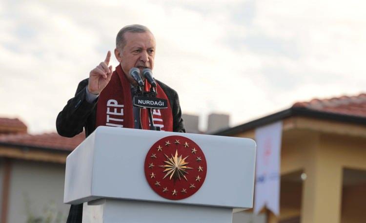<p>Son bir aylık süreçte Başkan Recep Tayyip Erdoğan ve AK Parti tarafından ortaya konan vizyon ve projelerin vatandaşta karşılık bulduğu gözlendi.</p>