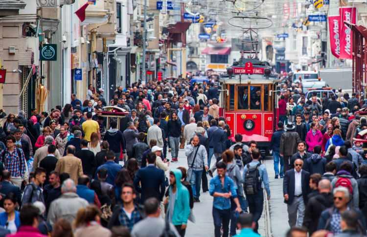 <p><strong>Türkiye İstatistik Kurumu (TÜİK), yaşam süresinin en uzun olduğu illeri açıkladı. TÜİK istatistiklerine göre; Türkiye'de yaşam süresi, erkeklerde 76.7, kadınlarda 80.7 ve toplamda 78.0. olarak kayıtlara geçti. Peki, Türkiye'nin en sağlıklı şehirleri hangileri? İşte ömrün uzun olduğu iller listesi...</strong></p>
