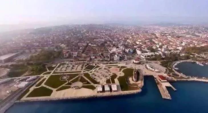 <p><strong>YALOVA</strong></p>

<p>Erkek: 75.6</p>

<p>Kadın: 81.9</p>

<p>Genel Ortalama: 78.6</p>
