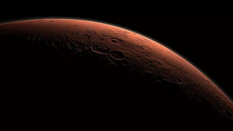 <p><strong>MARS NASIL KOKAR?</strong></p>
<p>Mars için birçok proje yapıldı ve hala yapılıyor. Bilim insanlarının onlarca yıldır yaptığı aratırmalara göre, Kızıl Gezegen bozulmuş yumurtayı andıran bir kokuya sahip.</p>
<p> </p>