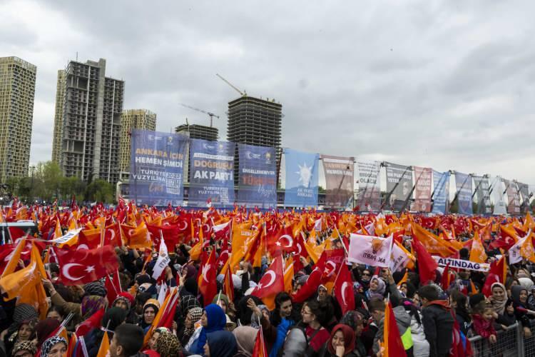 <p>Cumhurbaşkanı ve AK Parti Genel Başkanı Recep Tayyip Erdoğan, partisince Başkent Millet Bahçesi'nde düzenlenen Ankara mitingine katılıyor.</p>
