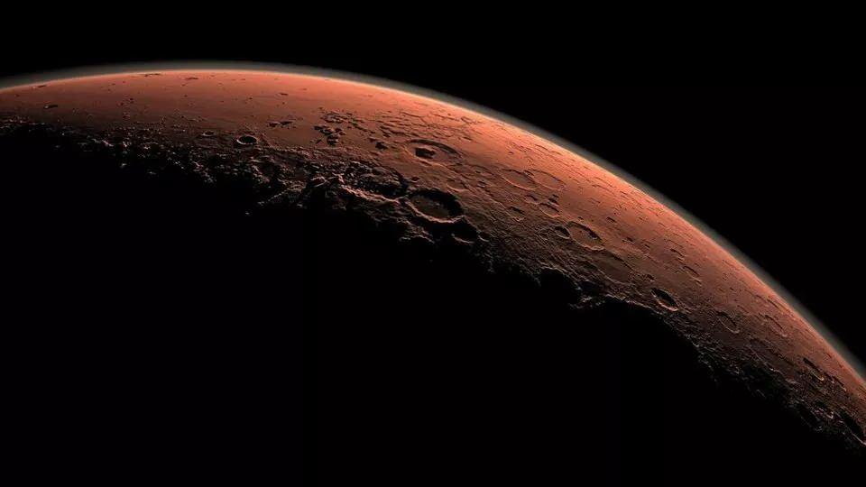 <p><strong>MARS'TA YAŞASANIZ KAÇ YAŞINDA OLURDUNUZ?</strong></p>

<p>Eğer Dünya’da 15 yaşındaysanız Mars’ta 8 yaşında olursunuz. Zira 1 Mars yılı 686,9 Dünya gününe eşit.</p>

<p> </p>
