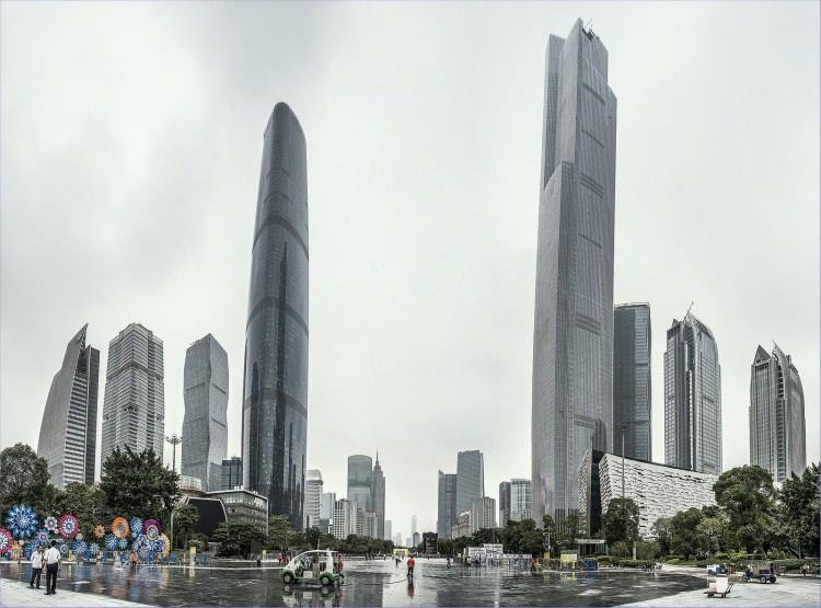 <p>Dünyanın adeta baş döndüren yükseklikteki yapılarına göz atmaya ne dersiniz? 'Skyscrapercenter' sitesinin derlediği bilgilere göre dünyanın en yüksek 100 gökdeleni açıklandı. İşte baş döndüren yüksekliğe sahip dünyanın en yüksek 10 gökdeleni...</p>