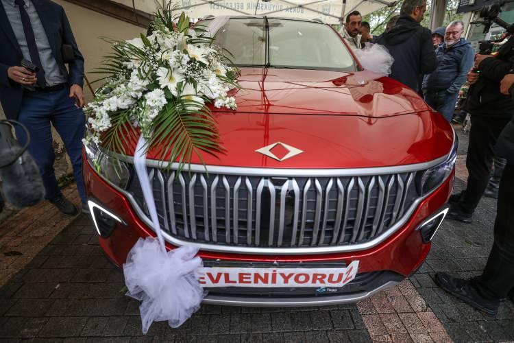 <p>Damat Özdemir de bunu gerçekleştirenlere teşekkür etti.</p>
<p> </p>