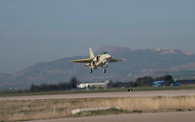 <p>Hürjet'in T38 eğitim uçakları ve F5 aksobasisinin yerini alması beklendiği yazıldı.</p>
