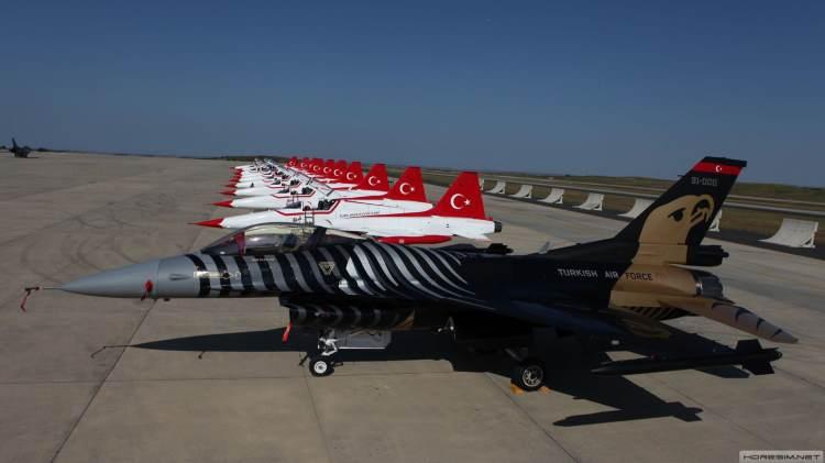 <p> Ayrıca uçağın Türk Yıldızları tarafından kullanılan Northrop F-5 uçaklarının yerini alması planlanmakta.</p>
