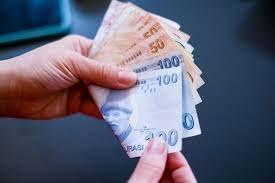 <p>Nisan itibariyle emekli olup kıdem tazminatını sıfırlayıp emekli aylığı bağlatarak aynı ya da başka işyerinde çalışmaya devam edenler yeniden kıdem tazminatı alamazlar.</p>