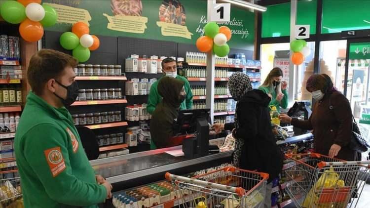 <p><strong>28 NİSAN-15 MAYIS İNDİRİMLİ ÜRÜNLER KATALOĞU</strong></p>
<p>Tarım Kredi Kooperatif Market mayıs ayı güncel indirimli ürünler listesi yayınlandı. 28 Nisan-15 Mayıs tarihleri arasında temel ihtiyaç ürünlerinde birçok yeni indirimler yer alıyor.<br />
<br />
İşte güncel indirimli ürünler listesi;</p>