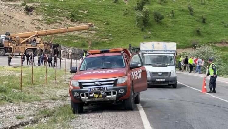 <p>Son dakika haberi: Şırnak'ta meydana gelen trafik kazasında iki askerimiz şehit oldu, 4 askerimiz yaralandı. </p>