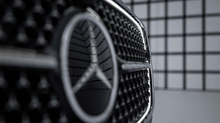 <p>Alman otomotiv üreticisi Mercedes-Benz, yeni E-Serisi'nin üzerindeki örtüyü kaldırdı.</p>

<p> </p>

<p> </p>
