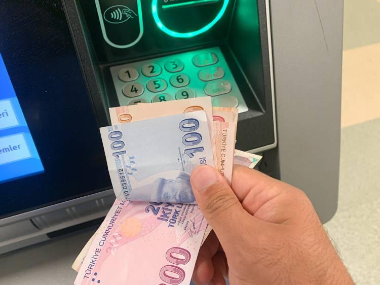 <p>3 bin 500 Türk Lirası ve altındaki maaşlar: 3 bin Türk Lirası promosyon</p>

<p>3 bin 500 Türk Lirası ile 7 bin 500 Türk Lirası arası maaşlar: 3 bin 500 Türk Lirası promosyon</p>

<p>7 bin 500 Türk Lirası ile 10 bin Türk Lirası arasında maaşlar: 4 bin 500 Türk Lirası promosyon</p>

<p>10 bin Türk Lirası ve üzerindeki maaşlar: 5 bin Türk Lirası promosyon</p>

<p> </p>
