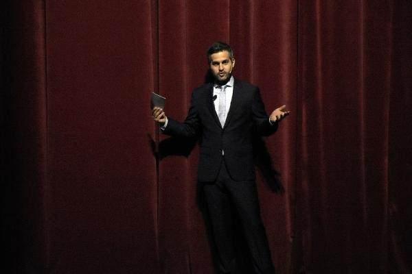 <p>Ortaya sonsuz sayıda prodüksiyon seçeneği sunan bir sahneyi hayata geçirdiğimiz için çok mutluyuz. Yetişmesi imkânsız olarak görülen bir takvime bağlı kalıp ulaştığımız bu başarı, AKM projesinde yer alan herkesin olağanüstü desteği ve iş birliği sayesinde mümkün oldu" diye konuştu.</p>