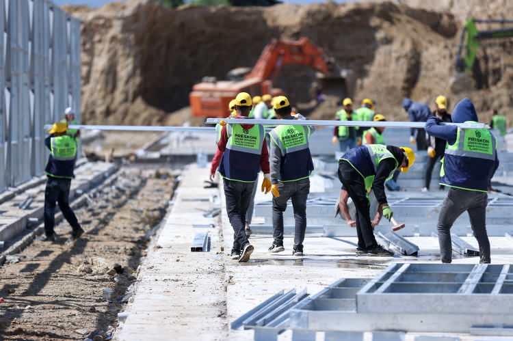 <p>Tüm branşlarda hizmet verecek 300 yataklı hastanede, 80 yoğun bakım yatağı ve 12 ameliyathane planlanıyor.</p>
