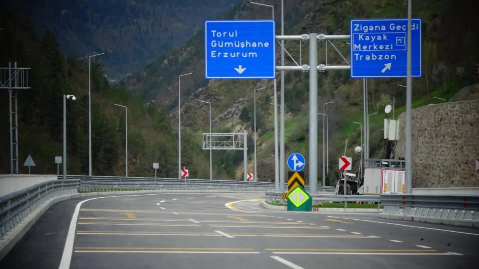 <p>Bu kadar büyük eserinin tamamen yerli, milli mühendislerle çalışarak üreterek dünyada sayılı projeler arasına koyarak inşallah Cuma günü açılışını yapacağız. </p>
