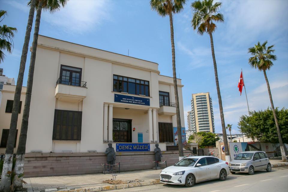 <p>Türkiye'de denizcilik alanında kurulan 3'üncü müze olan ve 6 Şubat'ta ilçeyi önemli ölçüde etkileyen depremlerde hasar görmeyen İskenderun Deniz Müzesi, 9 Mayıs'ta yeniden ziyaretçileriyle buluşmaya hazırlanıyor.</p>

<p> </p>

