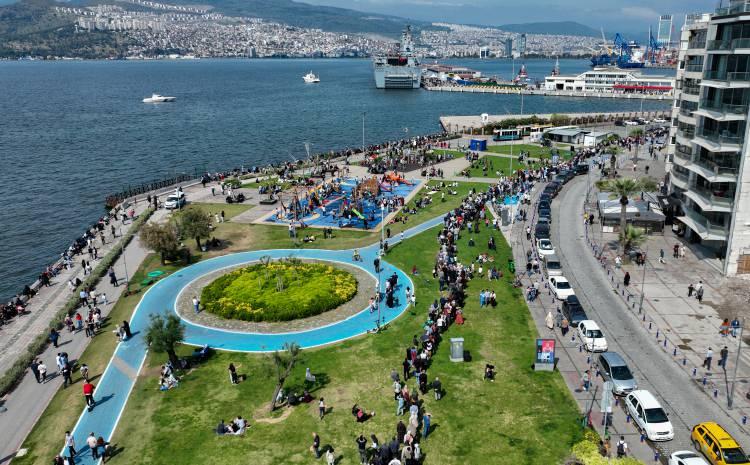 <p><strong>TCG Anadolu</strong></p>

<p>Tuzla'daki Sedef Tersanesi'nde inşa edilen TCG Anadolu, 230 metre uzunluk, 32 metre genişlik ve 9 bin 200 metrekare büyüklüğe sahip.</p>
