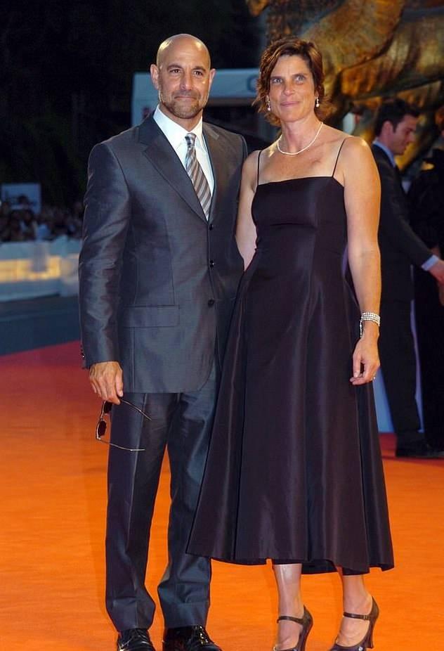 <p><span style="color:#008080"><strong>'Şeytan Marka Giyer', 'Cennetimden Bakarken' ve 'Açlık Oyunları' gibi çok ses getiren yapımlarda yer alan Stanley Tucci, geçtiğimiz yıllarda ağız kanserine yakalanmıştı. Aktör, tedavi sürecinin zorluklarından bahsetti. Tucci, 2009 yılında eşi Kate Tucci'yi meme kanserinden kaybetmesinin şokunu hala atlatamadığını dile getirdi. </strong></span><strong><a href="https://www.yasemin.com/" target="_blank"><span style="color:rgb(255, 255, 255)">(Yasemin.com)</span></a></strong></p>
<p> </p>