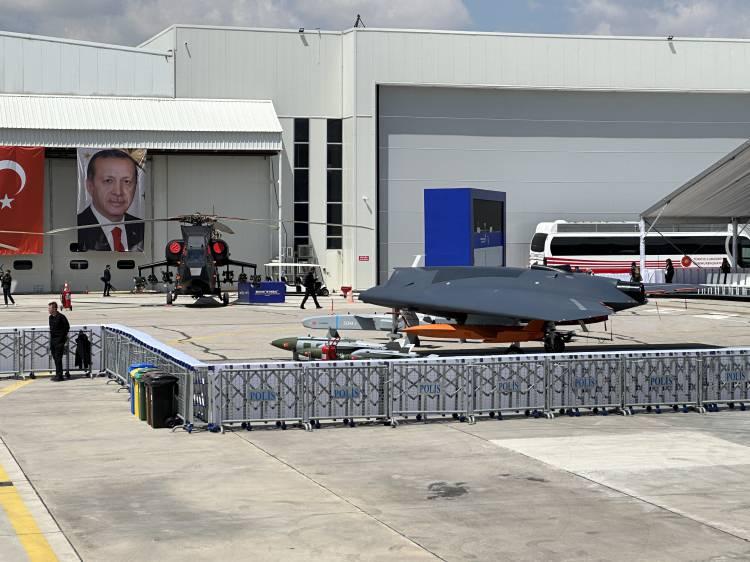 <p>Savunma Sanayii Başkanı İsmail Demir, ANKA-3'ün ilk uçuşuna ilişkin, <strong>"Pistte koşarken bakarsınız birden gerekli hıza erişti ve uçtu bunu görebiliriz. Maden koşuyor uçması da yakındır. Bu ay duyacağınız bir ses ANKA-3 olabilir"</strong> dedi.</p>