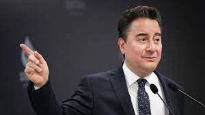 <p>BAYKAR FİRMASI'NIN ÇALIŞMALARINA DOKUNACAKLARINI SÖYLEMİŞTİ!</p>
<p> </p>
<p>Deva Partisi Genel Başkanı Ali Babacan, katıldığı bir televizyon programında Türkiye'nin savunma sanayisindeki yatırımlarıyla ilgili dikkat çeken açıklamalarda bulundu. Babacan, "SİHA'lar hükümetin elindeki en büyük propaganda projelerinden birisi. Bu proje 'Kutsal, dokunulmaz' hale getirildi. Kusura bakmayın ya, dokunacağız tabi ki" ifadelerine yer verdi.</p>