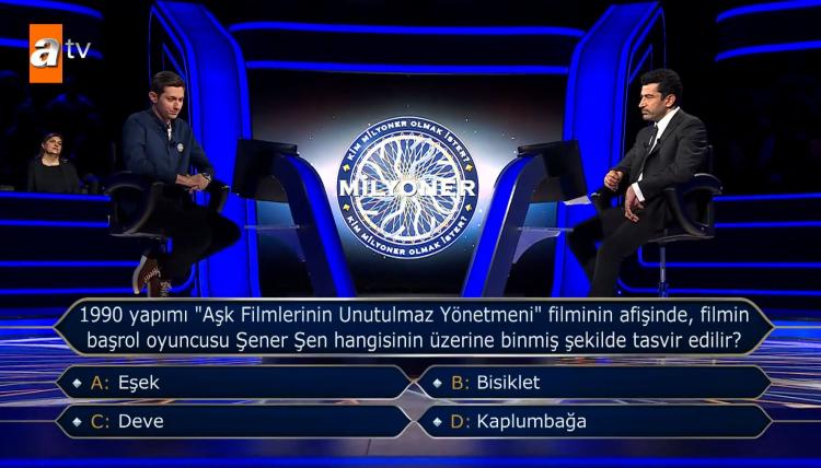 <p><span style="color:#000000"><strong>Genç yarışmacı, "A- Eşek", "B- Bisiklet", "C-Deve" ve "D- Kaplumbağa" seçenekleri karşısında büyük bir kararsızlık yaşadı.</strong></span></p>
