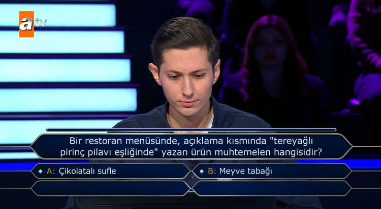 <p><span style="color:#000000"><strong>İlk soruları kolaylıkla yanıtlamayı başaran genç yarışmacı hızlı yanıtlarıyla alkış topladı.</strong></span></p>
