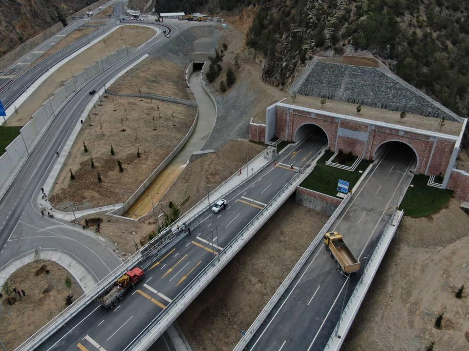 Dünyanın en uzun 3. tüneli olacak! Başkan Erdoğan, Zigana Tüneli'ni 3  Mayıs'ta hizmete açacak