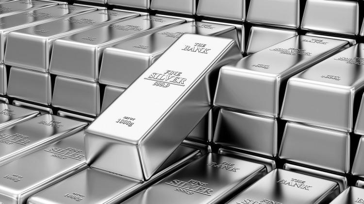 <p><strong>PARA GÜMÜŞE PARK ETMEYE DEVAM EDECEK</strong></p>
<p>Fed’in artan bankacılık krizi ortamında ‘faize dur deme vakti geldi’ demesi ons gümüşü 26 dolara yaklaştırdı. Uzmanlara göre gümüş burada kalmayacak ve yatırımının parasını park ettiği önemli bir yatırım aracı olarak yoluna devam edecek. </p>