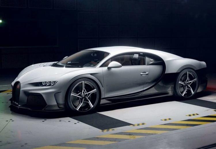 <p><strong>Bugatti Chiron Super Sport</strong></p>
<p> </p>
<p>Bugatti Chiron Super Sport, tasarım özellikletle 439 km/sa hıza ulaşabiliyor.</p>