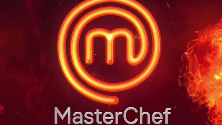 <p><span style="color:#B22222"><strong>MASTERCHEF'İ YASA BOĞAN ÖLÜM!</strong></span></p>
<p><strong>Programdan yapılan açıklamada, <span style="color:#B22222">"MasterChef ailesinin sevilen bir üyesi olan Jock Zonfrillo'nun ani kaybı nedeniyle derin bir şok ve üzüntü içindeyiz. Jock, Avustralyalılar tarafından çok satan bir yazar, bir şef, çok iyi bir hayırsever ve MasterChef jürisi olarak biliniyordu ancak sevgi dolu bir baba, koca, erkek kardeş ve oğul olarak hatırlanacak" </span>ifadeleri yer aldı.</strong></p>