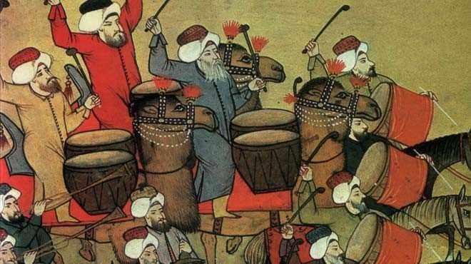<p><span style="color:#000000"><strong>O dönemde Amasya'da bulunan Çelebi Mehmet'in takımına Amasya'nın bamyası meşhur olduğundan Bamyacılar; Merzifon' da bulunan Şehzade Murad'ın takımına da bölgenin meşhur ürünü olan lahana nedeniyle Lahanacılar ismi verildi.</strong></span></p>