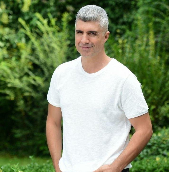 <p><span style="color:#B22222"><strong>OYUNU &Ouml;ZCAN DENİZ BOZDU</strong></span></p>

<p><strong>&Ouml;zcan Deniz ile ev sahibi arasında kira tartışmasının yeni detayları ortaya &ccedil;ıktı. Mahkemenin yolunu tutan &uuml;nl&uuml; şarkıcı ev sahibinin kira oyununu bozdu.&nbsp;</strong></p>
